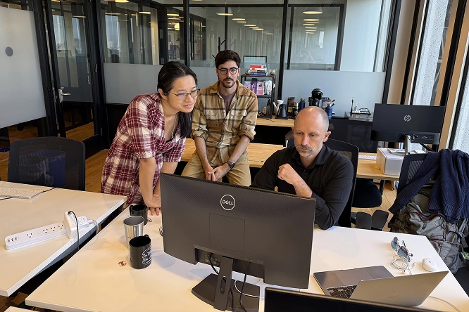 leo-amberlin-troy-working