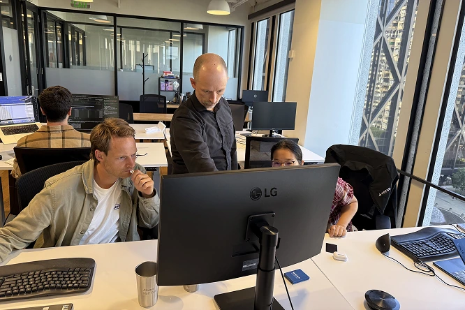 leo-pascal-ryan-working